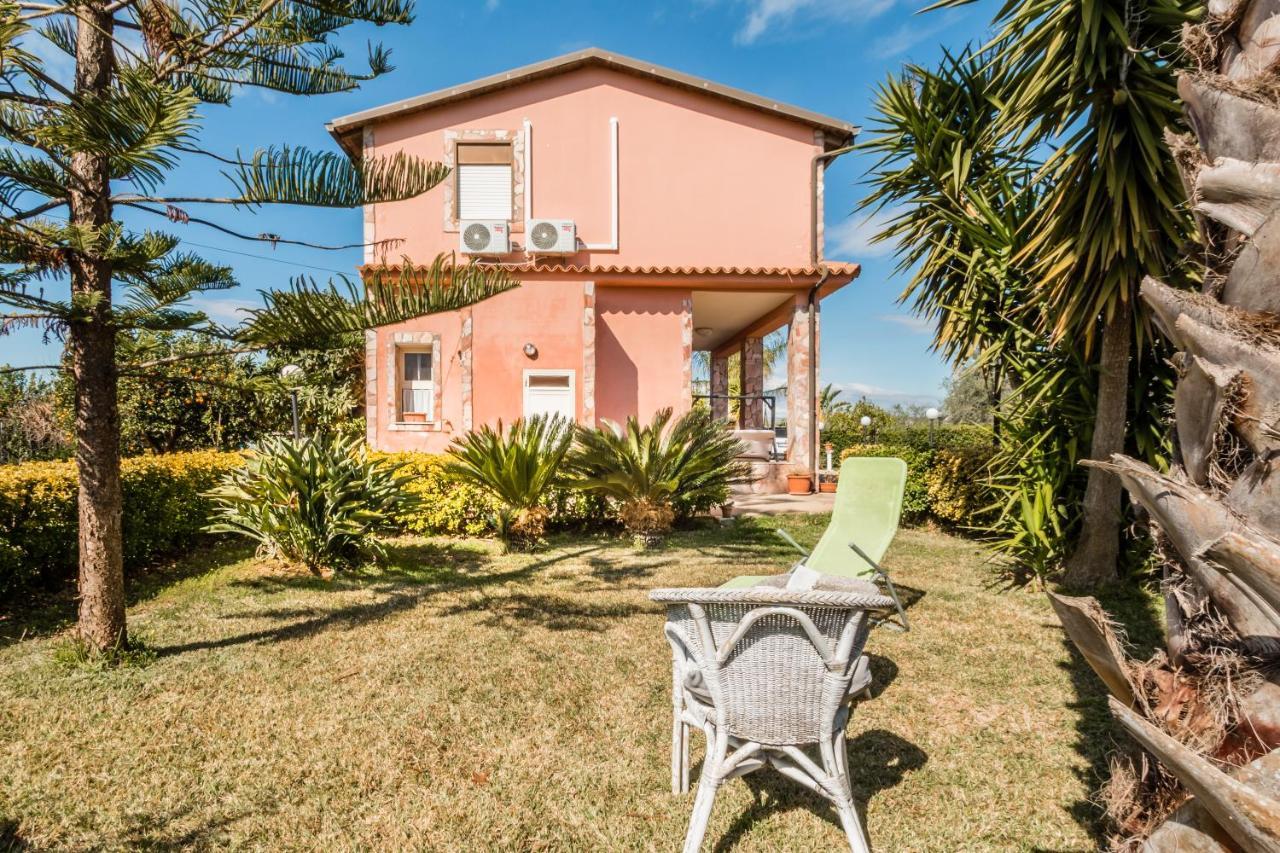 Villa Rosa Near The Sandy Beach, Parking & Wifi Noto Luaran gambar