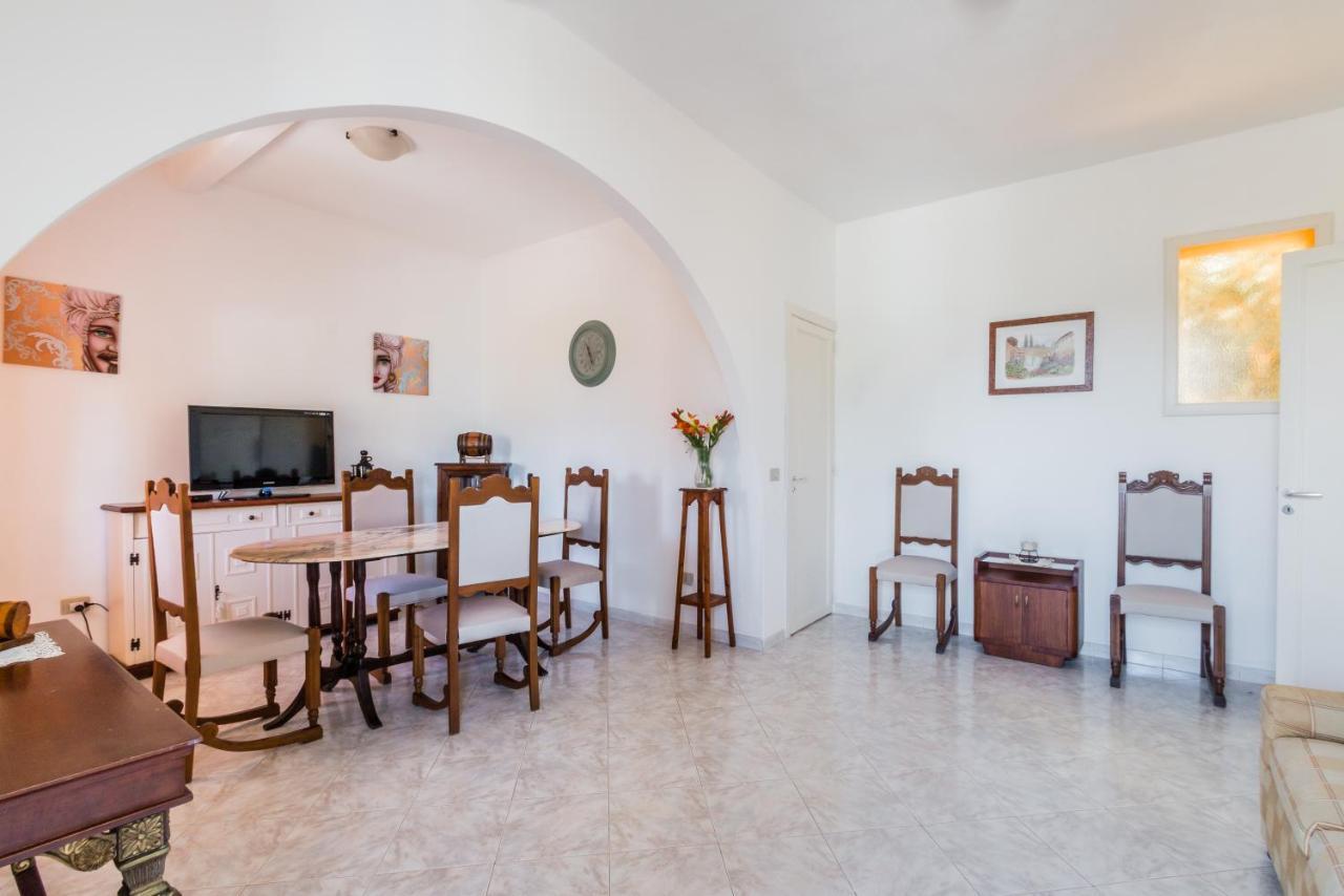 Villa Rosa Near The Sandy Beach, Parking & Wifi Noto Luaran gambar