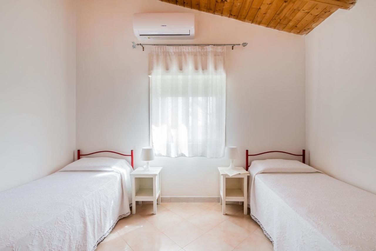 Villa Rosa Near The Sandy Beach, Parking & Wifi Noto Luaran gambar